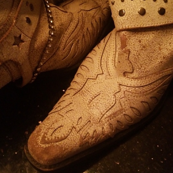 Custom made VINTAGE cream puff cowboy boots - Picture 2 of 7